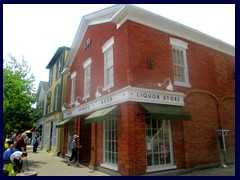 Niagara on the Lake - Liquor store, Queen St 